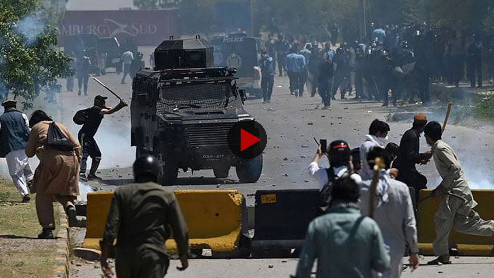 পাকিস্তান: সেনাবাহিনী যেভাবে দেশটিকে ধ্বংসের প্রান্তে নিয়ে গেছে